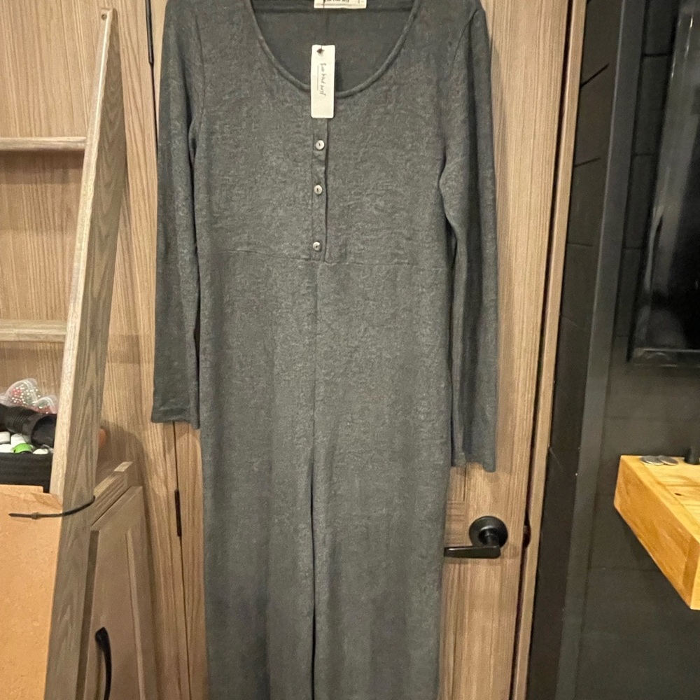 Three birds nest gray jumper